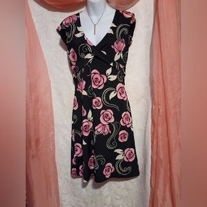 🛍️ BUNDLE ONLYVol 1. Black Midi Dress with Pink Rose Print - V-Neck Cap Sleeve